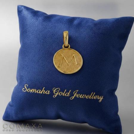 Кръгла златна висулка с буквата М